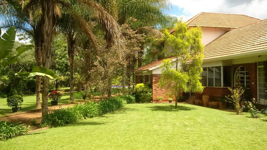 Hotel Hillside Manor Bulawayo Esterno foto