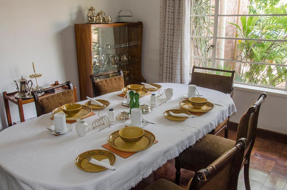 Hotel Hillside Manor Bulawayo Esterno foto