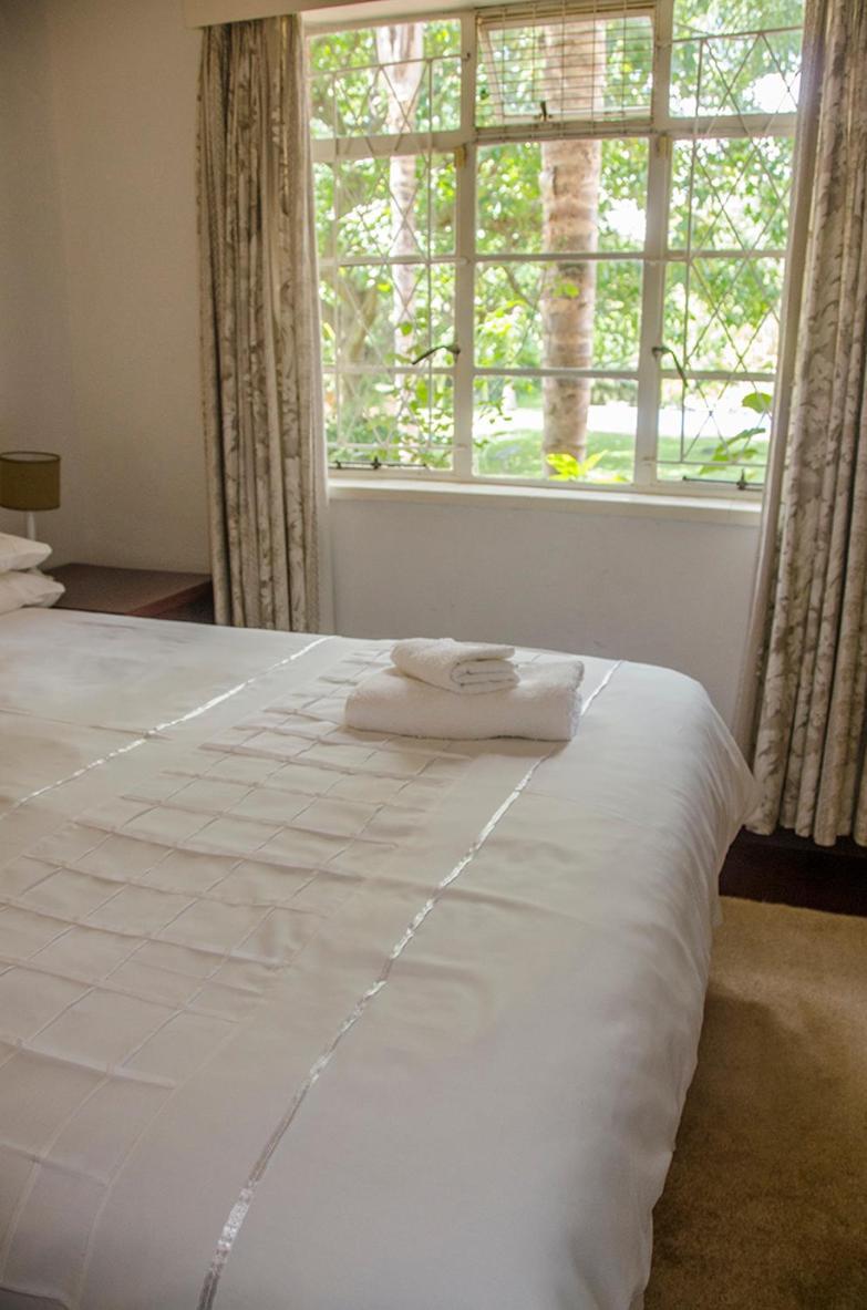 Hotel Hillside Manor Bulawayo Esterno foto