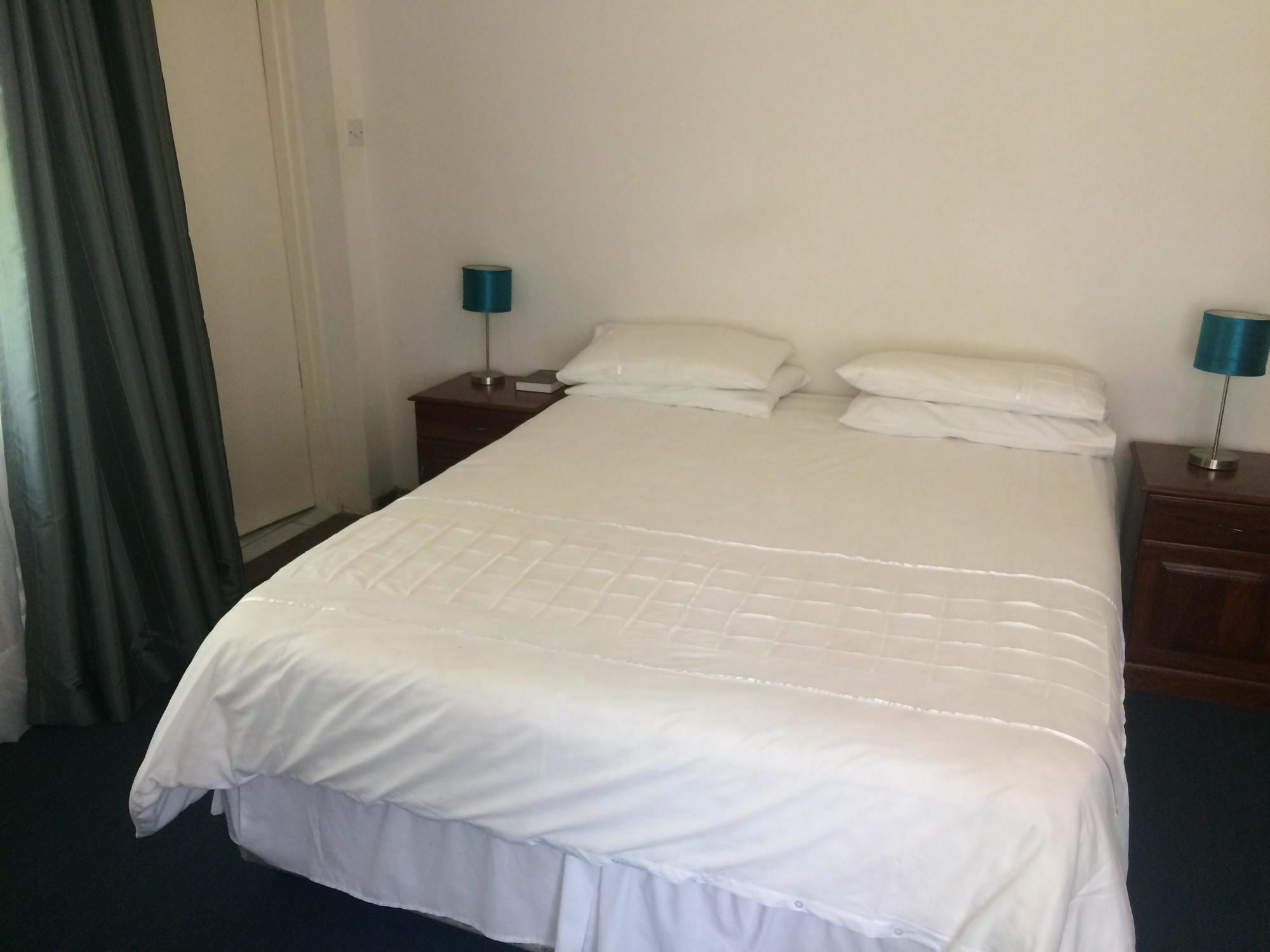 Hotel Hillside Manor Bulawayo Esterno foto